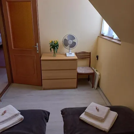 Háromfenyő Révfülöp